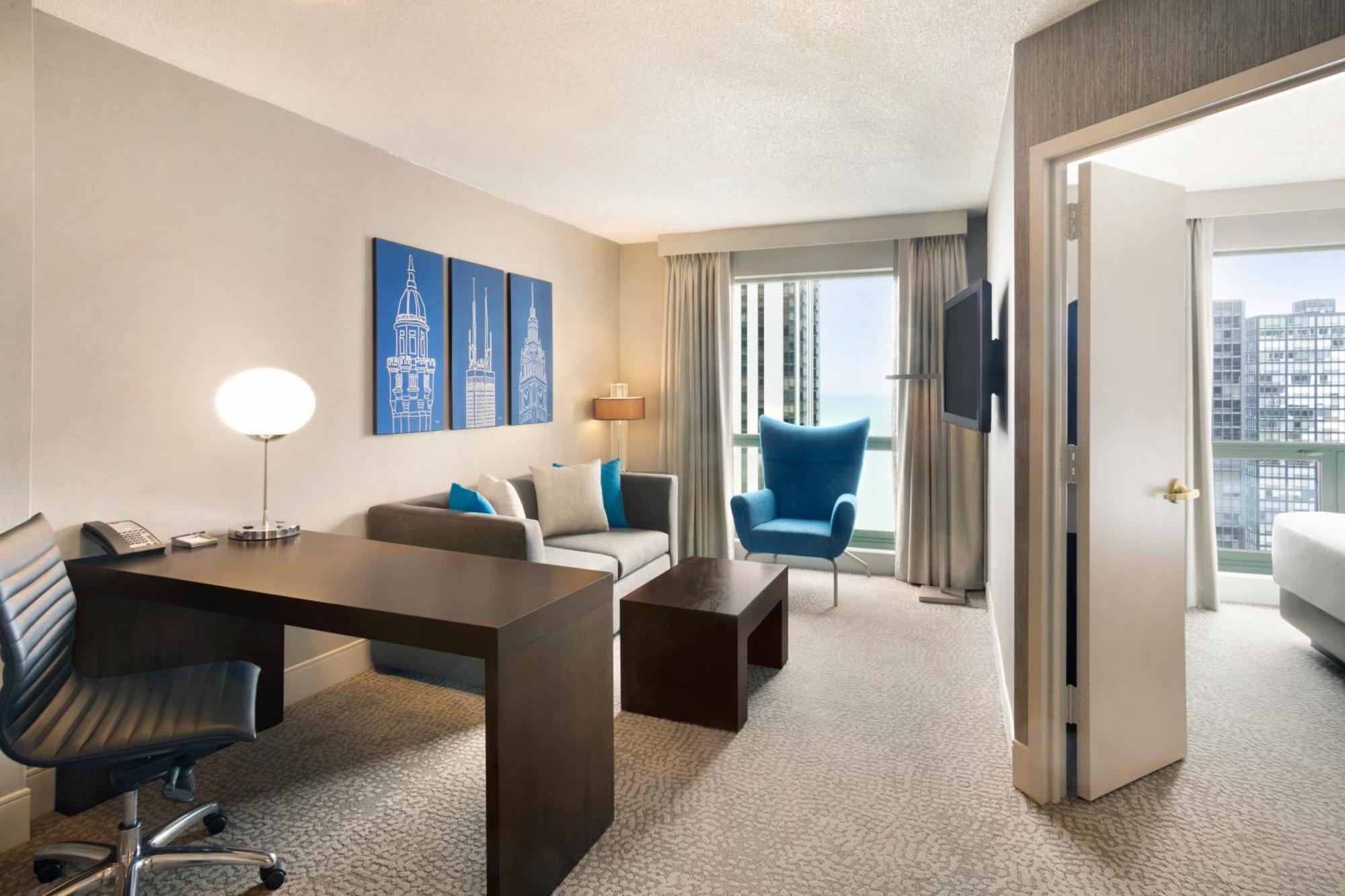 Hilton Chicago/Magnificent Mile Suites Extérieur photo